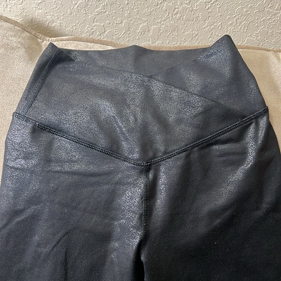 Offline by Aerie black textured fabric XS - Picture 5 of 8